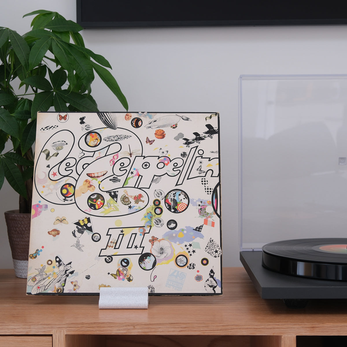 Record Display Stand - Strumland Now Playing Modern Vinyl Stand - Marble White